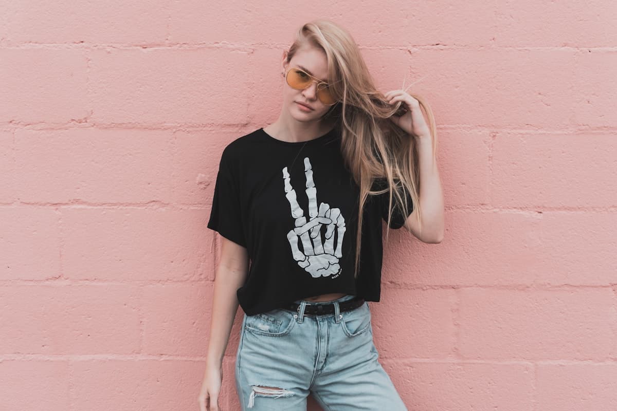 Cropped Peace Bones